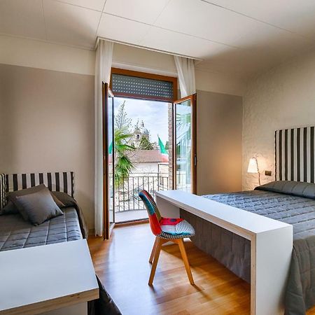 אסיסי Hotel Moderno מראה חיצוני תמונה