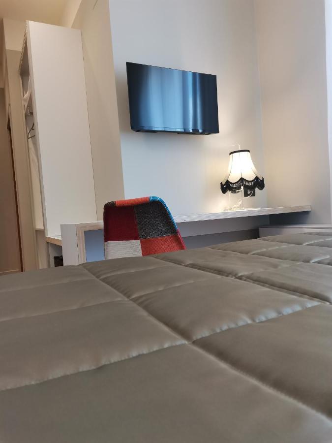 אסיסי Hotel Moderno מראה חיצוני תמונה