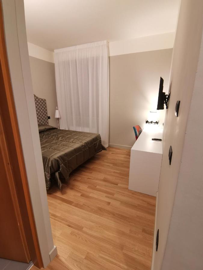 אסיסי Hotel Moderno מראה חיצוני תמונה