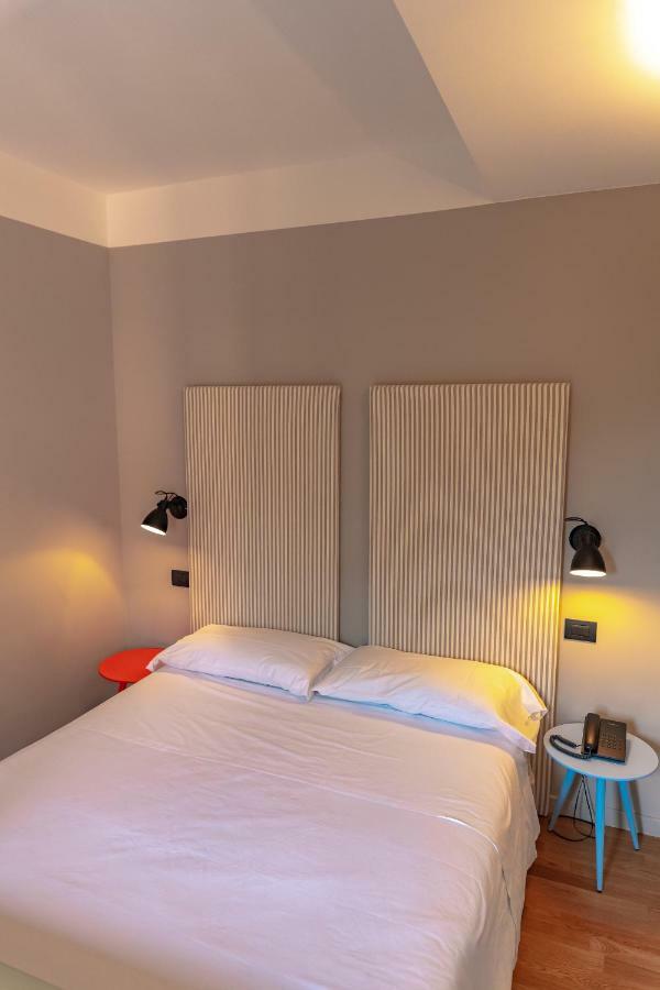 אסיסי Hotel Moderno מראה חיצוני תמונה