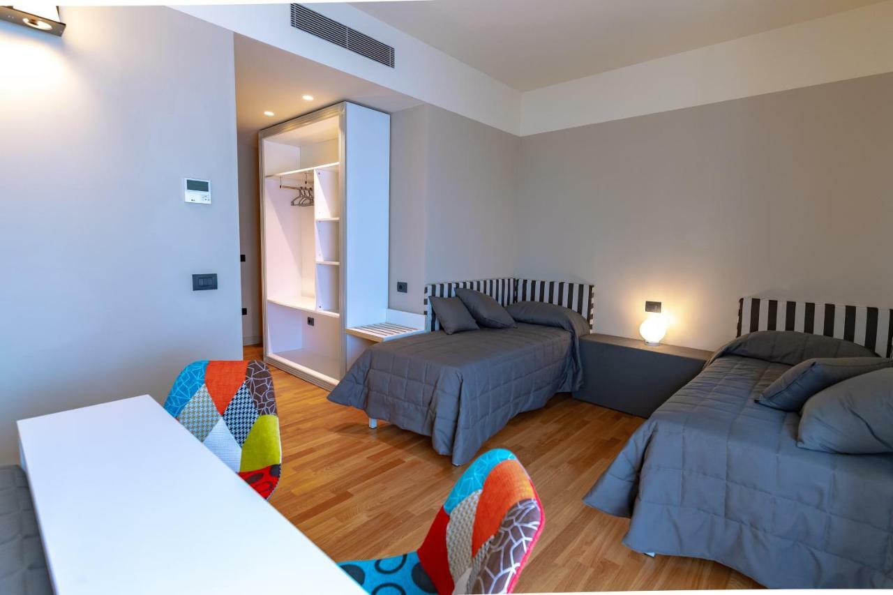 אסיסי Hotel Moderno מראה חיצוני תמונה