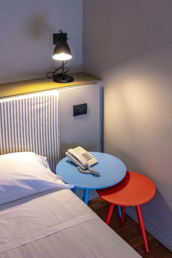 אסיסי Hotel Moderno מראה חיצוני תמונה