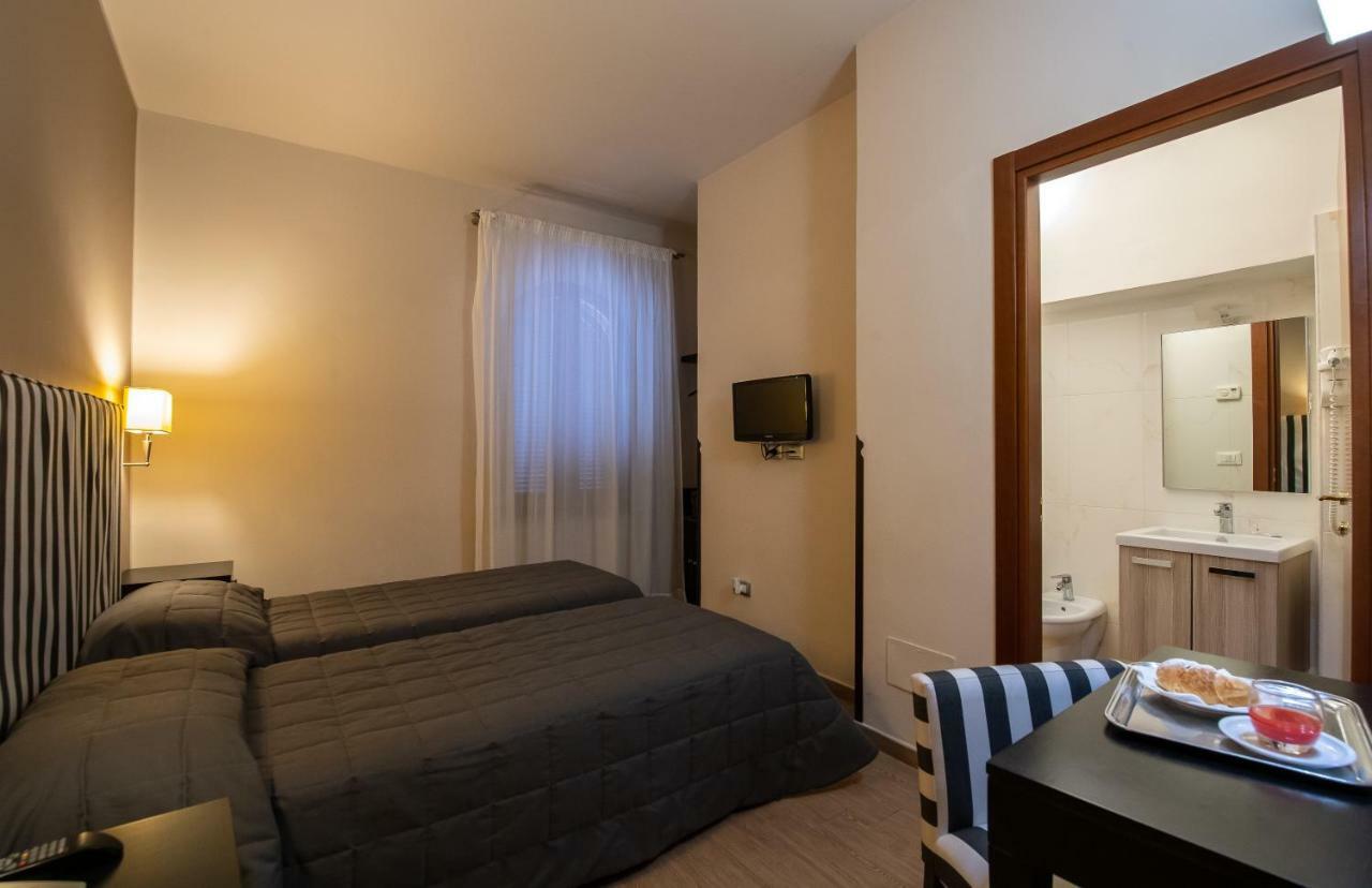 אסיסי Hotel Moderno מראה חיצוני תמונה