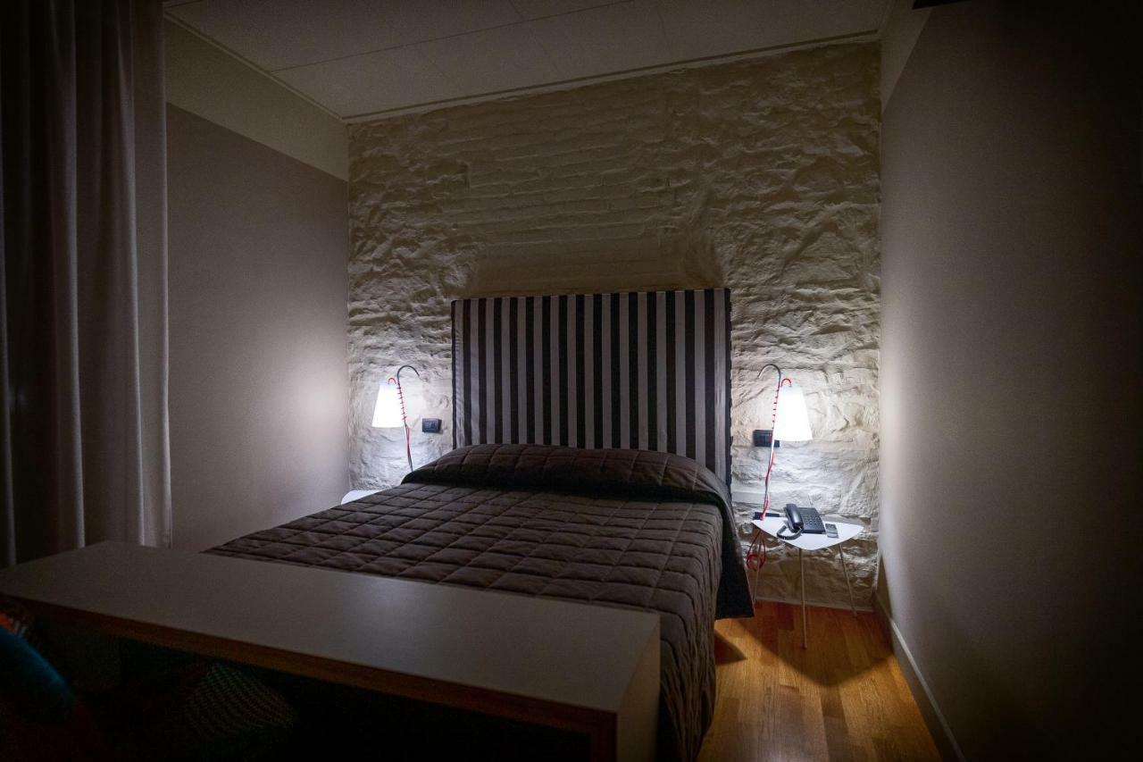 אסיסי Hotel Moderno מראה חיצוני תמונה