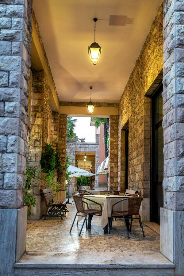אסיסי Hotel Moderno מראה חיצוני תמונה